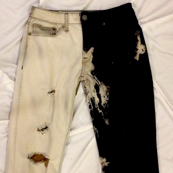 American Eagle Black and Cream Distressed Jeans Size 28x30 - Picture 3 of 10